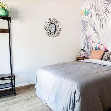 Chambre Tropicale Privee Au Coeur D'Un Village Calme Et Proche Du Vignoble Vinzelles Kültér fotó