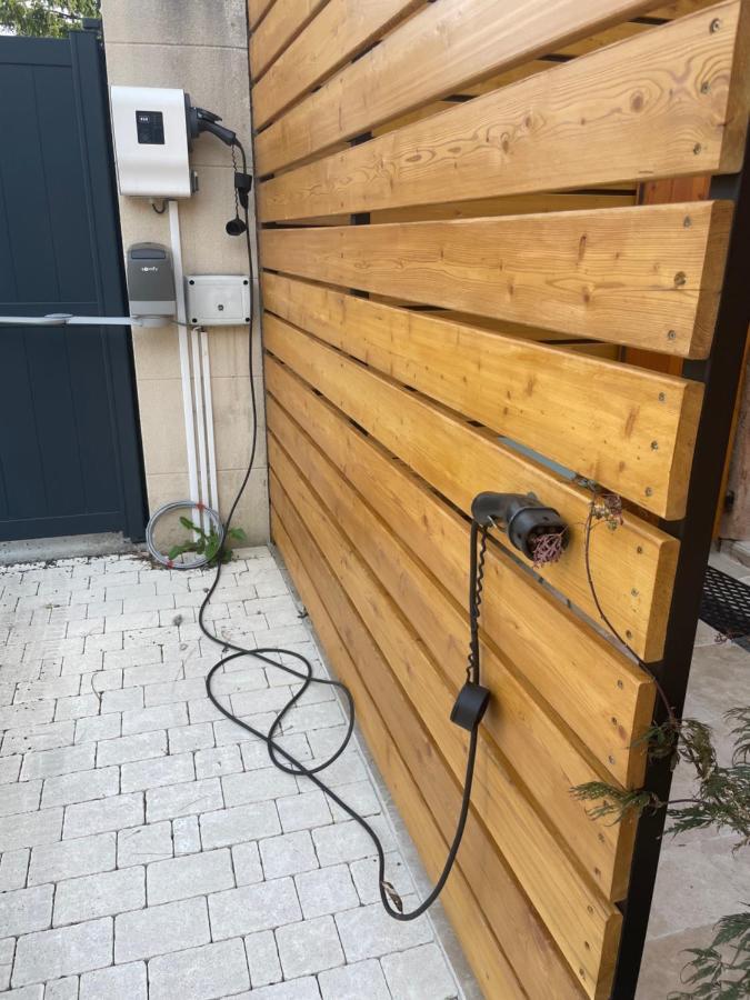 Chambre Tropicale Privee Au Coeur D'Un Village Calme Et Proche Du Vignoble Vinzelles Kültér fotó